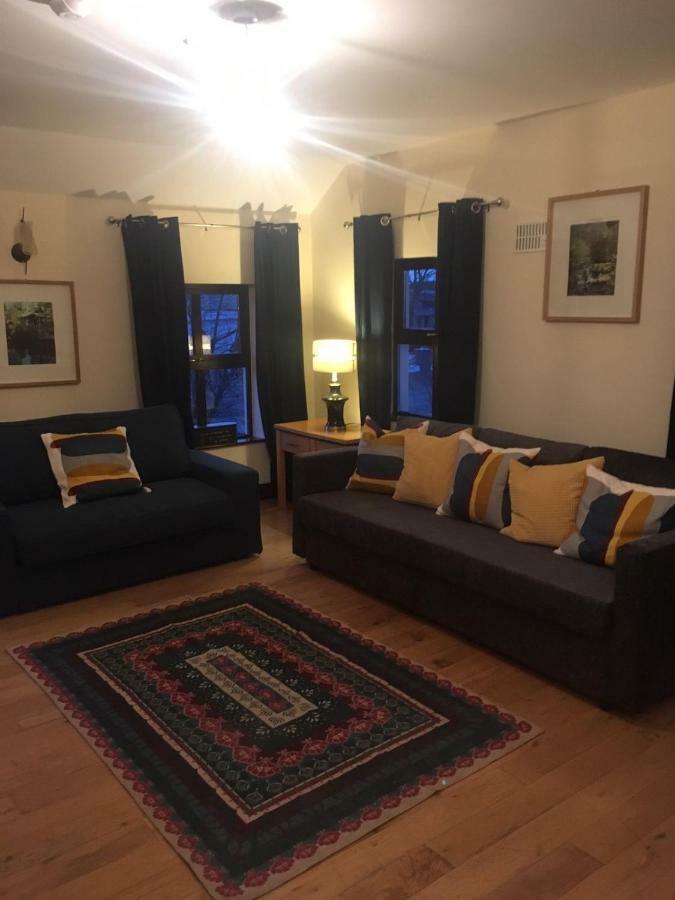 Nanny Quinn'S Apartment Killucan Экстерьер фото